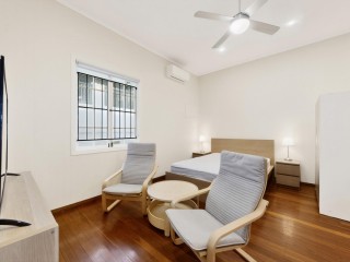 Large Studio Room - ALL BILLS INCLUDED / AVAILABLE NOW